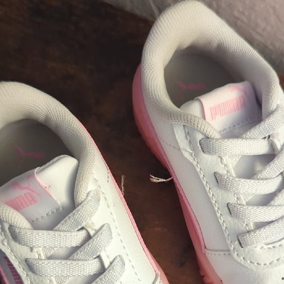 Puma Toddler Kids Sneakers in White and Pink Size 5 - Picture 9 of 9